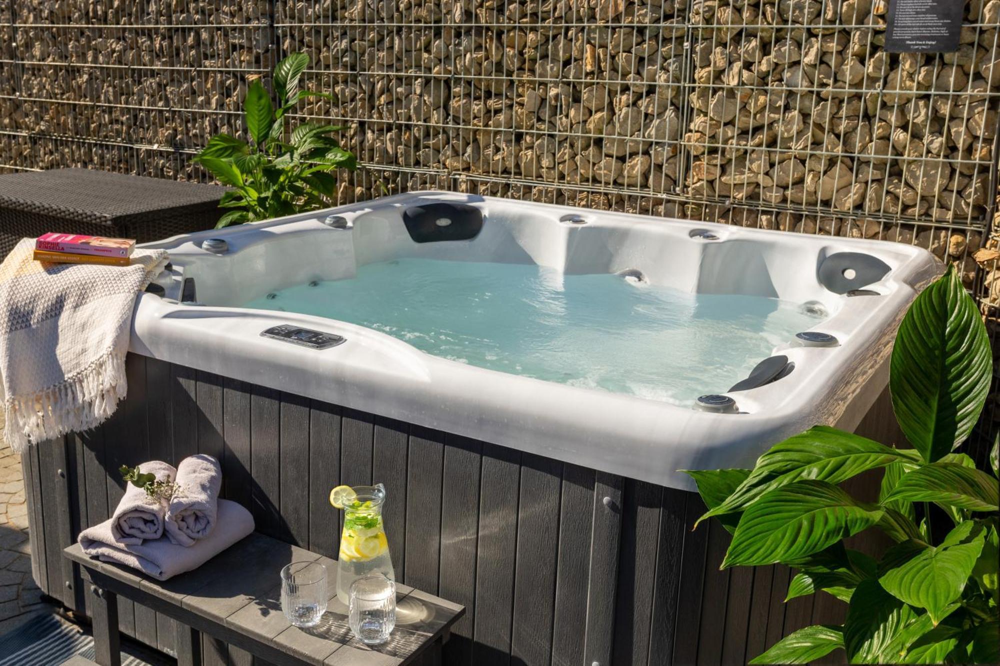 Spacious Home Sauna Hot Tub Pool Patio Bbq Hohenfels-Essingen Exterior foto